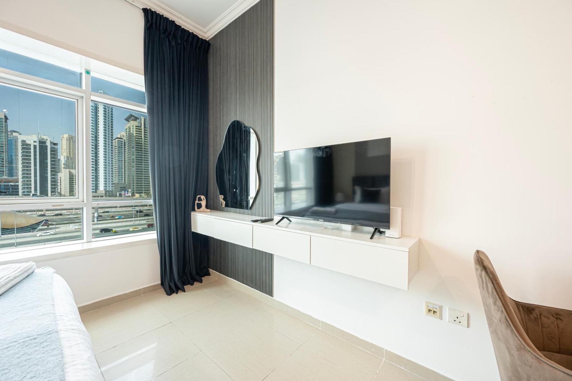 Cozy Retreat With Scenic Views Dubai