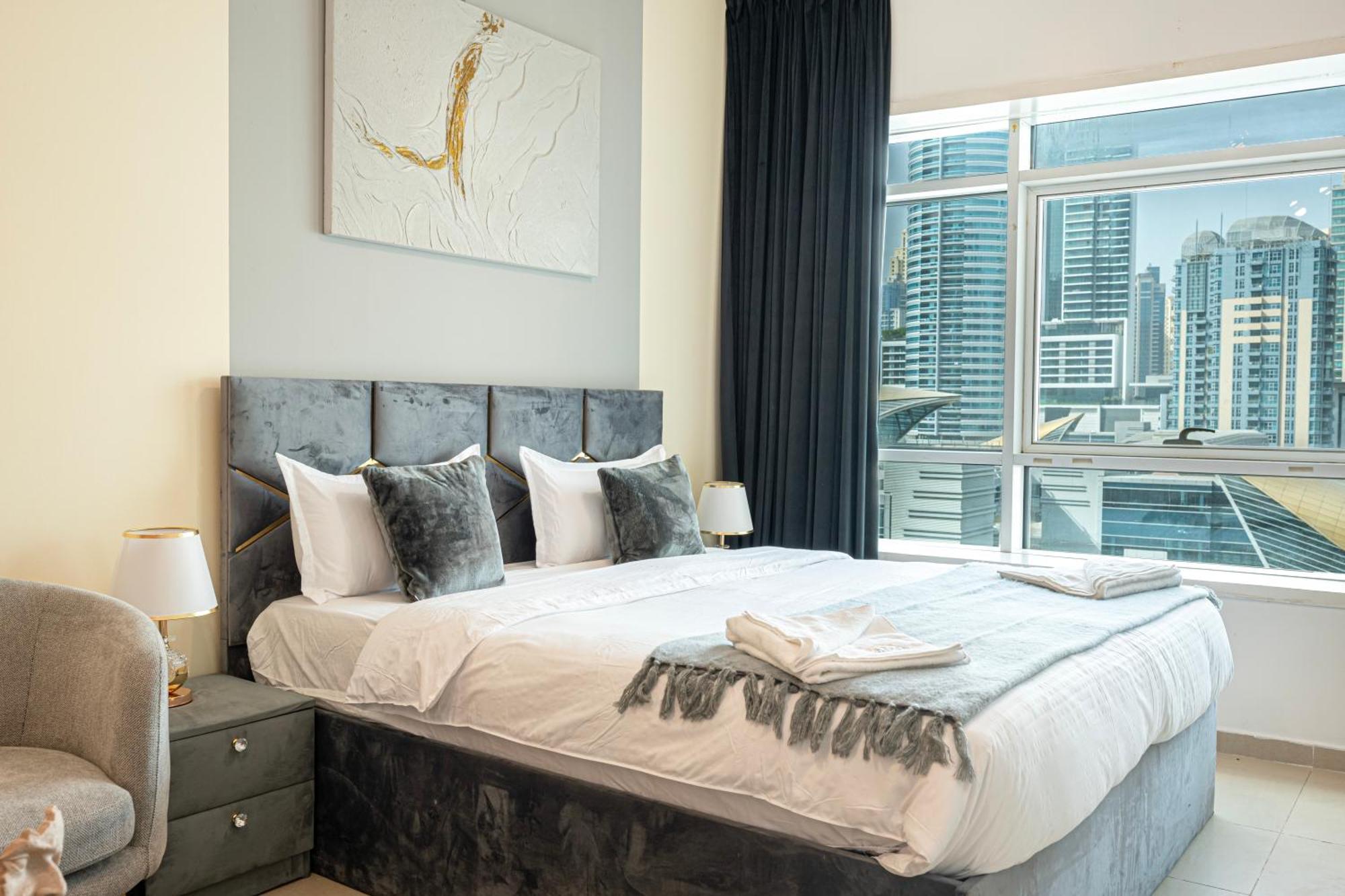 Cozy Retreat With Scenic Views * Dubai